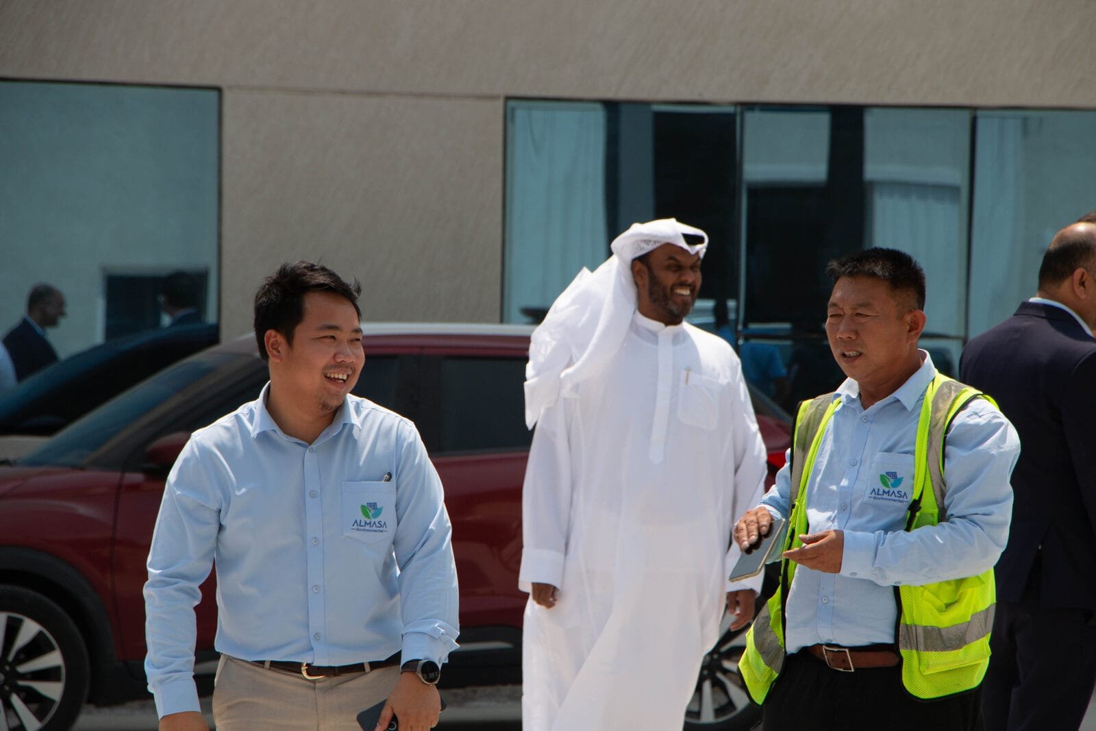 Delegation arriving at the Almasa facility
